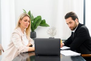 Couple-Table-Computer-300x200